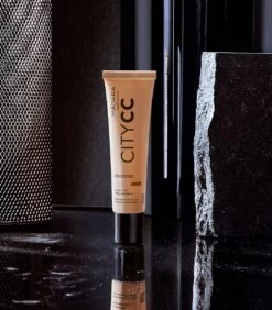 MÁDARA Anti-Pollution CC Cream SPF15 Medium Beige 40ml - Hyaluronzuur -UVA/UVB -Mooi Leven 1050x1200 1