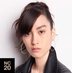 MAC Cosmetics Studio Fix Fluid Foundation - NC20 -Mooi Leven 1194x1200