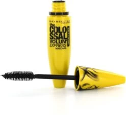 Maybelline Volum'Express The Colossal Smokey Eyes Mascara - Smoky Black 6 Maybelline Volum'Express The Colossal Smokey Eyes Mascara - Smoky Black -Mooi Leven 1200x1101