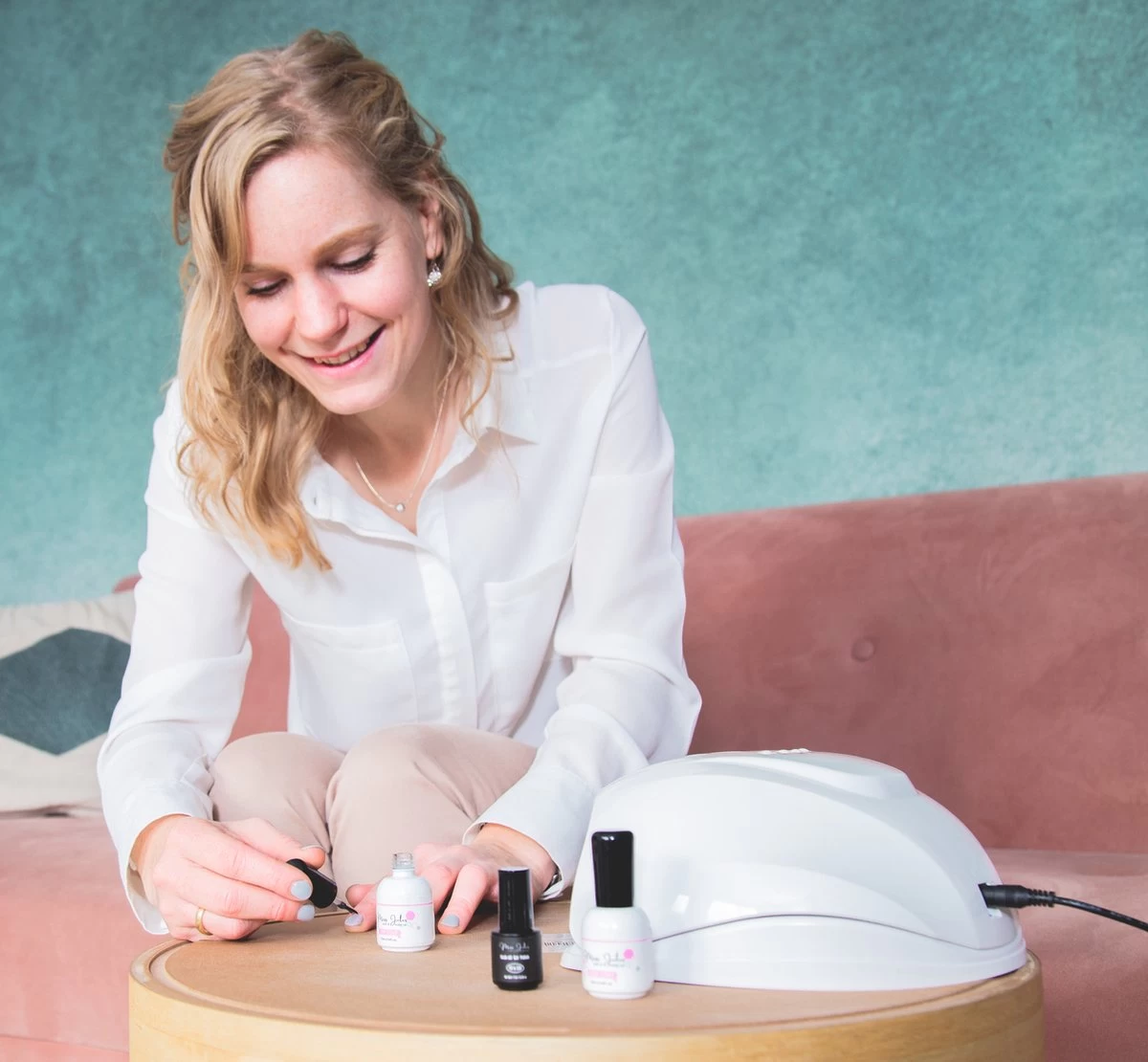 Miss Jules - 6-Delige Gellak Starterspakket - Nagellak - Kleur Pastel - Glanzend & Dekkend Resultaat 9 Miss Jules - 6-Delige Gellak Starterspakket - Nagellak - Kleur Pastel - Glanzend & Dekkend Resultaat - Afbeelding 7