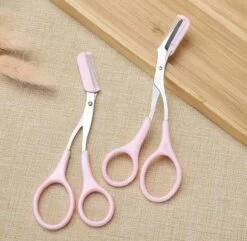 Without Lemons | Wenkbrauwschaar | Wenkbrauw Trimmer | Browshaper | BeautyTool | Gezichts Schaar | Dames| Ontharing | Design | Roze 11 Without Lemons | Wenkbrauwschaar | Wenkbrauw Trimmer | Browshaper | BeautyTool | Gezichts Schaar | Dames| Ontharing | Design | Roze -Mooi Leven 1200x1169 4