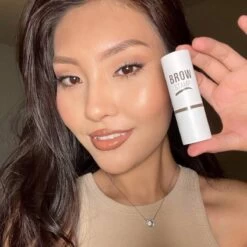 Merkloos Premium Wenkbrauw Stempel - Wenkbrauw Sjabloon - Wenkbrauwstempel - Brow Stamp - 10 Sjablonen - Borsteltje - Herbruikbaar - Waterdicht - Cadeau Voor Haar - Mediumbruin -Mooi Leven 1200x1200 1097