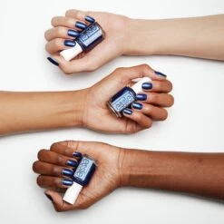 Essie Winter Collection Nagellak – 670 Tied And Blue - Blauwe Glitter Nagellak 21 Essie Winter Collection Nagellak – 670 Tied And Blue - Blauwe Glitter Nagellak -Mooi Leven 1200x1200 1557