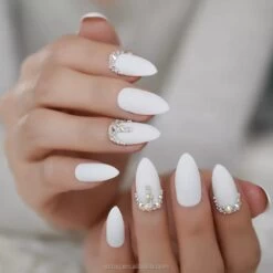 Royala 109 - Oval Almond Binnen En Buiten Full Frosted - Full Cover - Nageltips - Nepnagels - Plaknagels - In Assortimentsbox - 120 Stuks 12 Maten - Voor Gellak Acrylnagellak En PolyGel Nagels - Royala Frosted Tips Line -Mooi Leven 1200x1200 1794