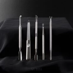 YUBBI™ Professionele Nagelverzorging Set - 5 Delig - Nagelriem Duwer - Bokkenpootje - Gellak Verwijderaar - Nagelvijl - Gel Acryl Nagel Prep - RVS - Inclusief Opbergetui -Mooi Leven 1200x1200 1841