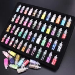 48 Potjes Glitter / Decoratie Voor Nail Art / Knutselen - Sparkolia Glitters Nagel Decoratie Set- 3D Nail Art Voor Gellak, Acryl Of Nagellak - Glitter, Poeder, Holografisch, Vlokken, Pailletten, Shimmer, Rhinestone - Verschillende Kleuren -Mooi Leven 1200x1200 1857