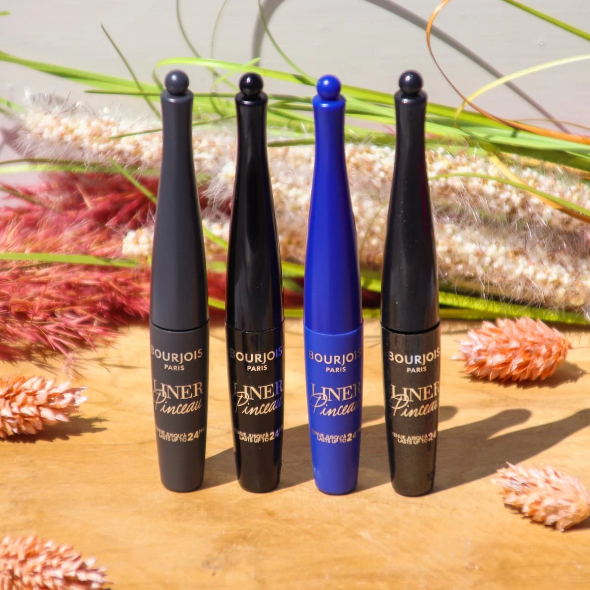 Bourjois Liner Pinceau Liquid Waterproof Eyeliner - 003 Gris Minimaliste 12 Bourjois Liner Pinceau Liquid Waterproof Eyeliner - 003 Gris Minimaliste - Afbeelding 10