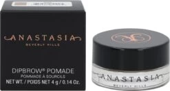 Anastasia Beverly Hills Dipbrow Pomade - Taupe 12 Anastasia Beverly Hills Dipbrow Pomade - Taupe -Mooi Leven 1200x645 1
