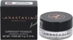 Anastasia Beverly Hills Dipbrow Pomade - Dark Brown 18 Anastasia Beverly Hills Dipbrow Pomade - Dark Brown -Mooi Leven 1200x668 2