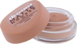 Maybelline Dream Matte Mousse Foundation - 21 Nude -Mooi Leven 1200x683