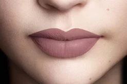 L’Oréal Paris Make-Up Designer Les Chocolats Lipstick - 842 Candy Man - Paars - Ultra Matte Lippenstift Met Chocoladegeur - 7,6 Ml -Mooi Leven 1200x799 2