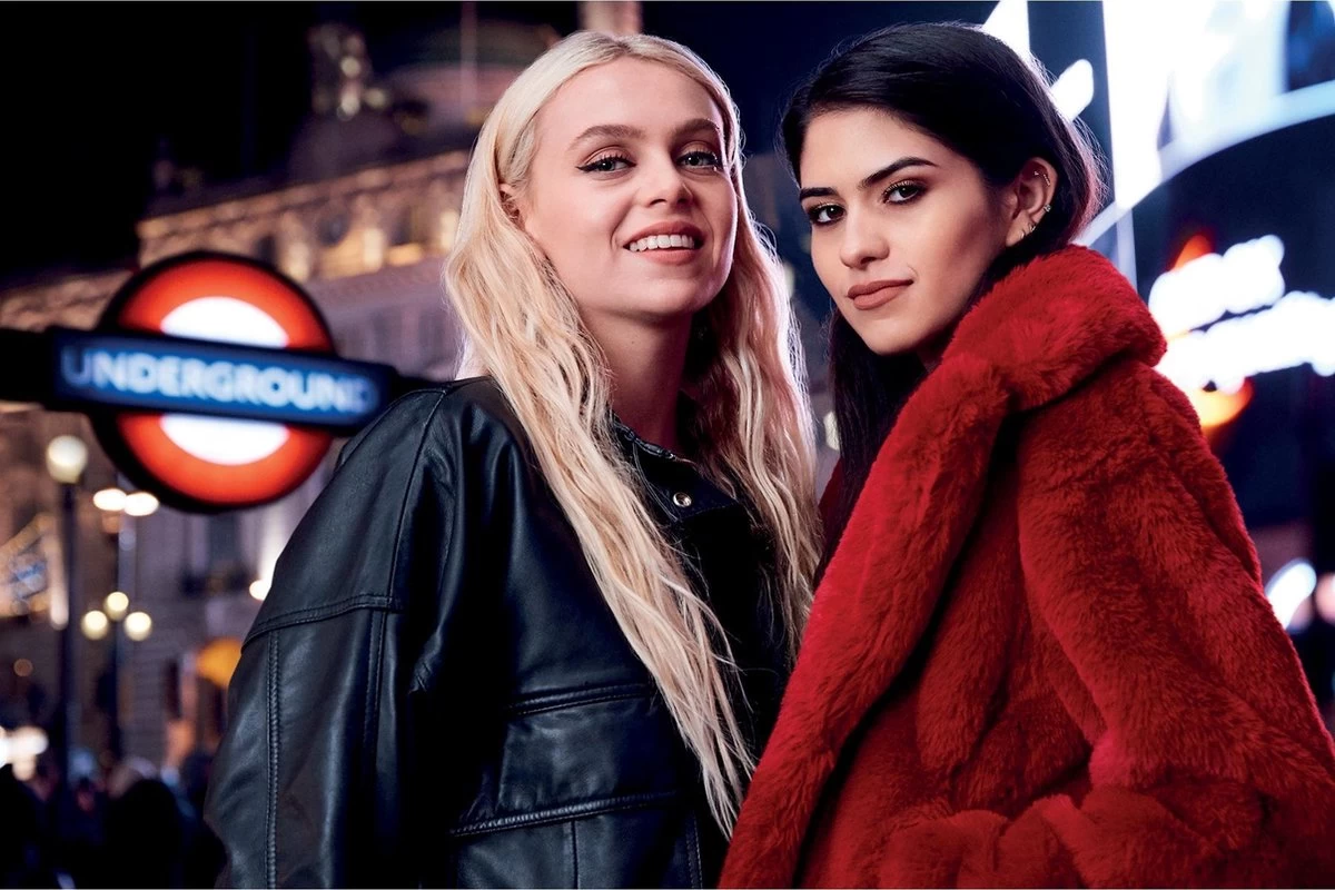 Rimmel London Lasting Finish Foundation - 300 Sand 10 Rimmel London Lasting Finish Foundation - 300 Sand - Afbeelding 8