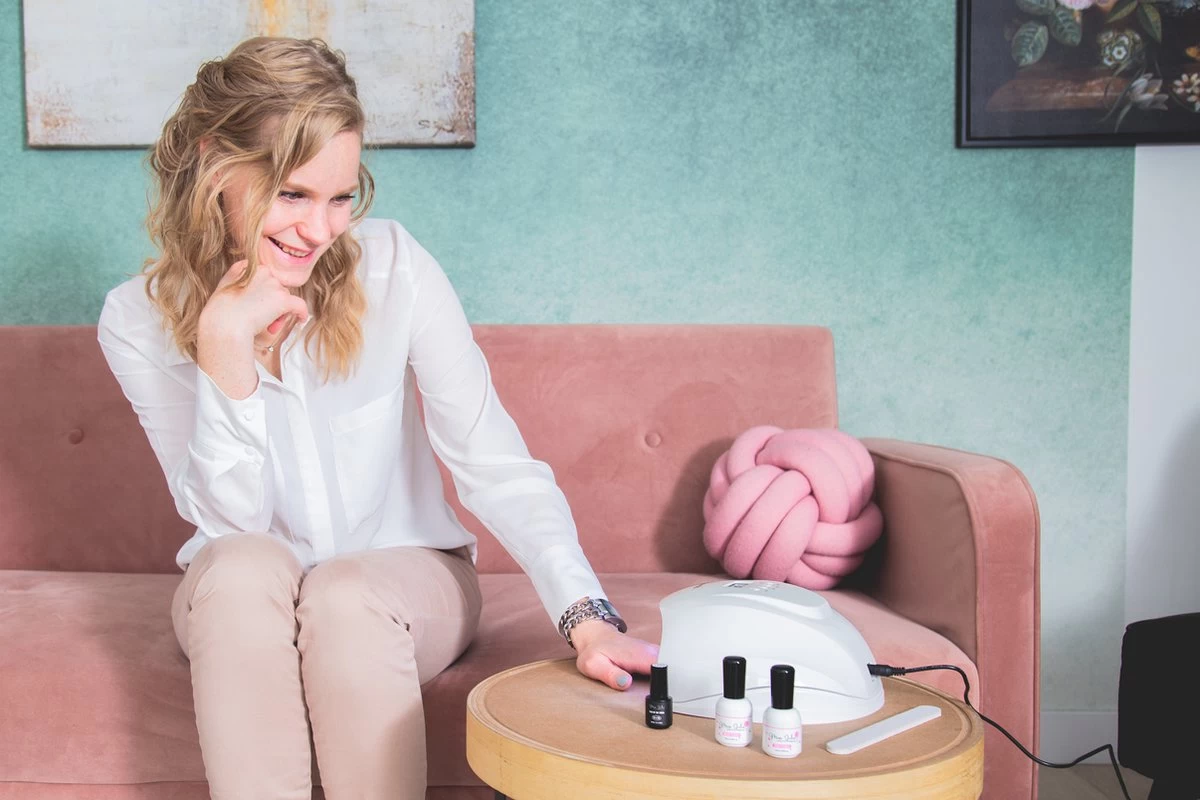 Miss Jules - 6-Delige Gellak Starterspakket - Nagellak - Kleur Pastel - Glanzend & Dekkend Resultaat 8 Miss Jules - 6-Delige Gellak Starterspakket - Nagellak - Kleur Pastel - Glanzend & Dekkend Resultaat - Afbeelding 6