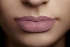 L’Oréal Paris Make-Up Designer Les Chocolats Lipstick - 842 Candy Man - Paars - Ultra Matte Lippenstift Met Chocoladegeur - 7,6 Ml -Mooi Leven 1200x807 1