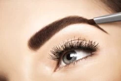 L’Oréal Paris Brow Artist Xpert Wenkbrauwpotlood - 105 Brunette -Mooi Leven 1200x807 2