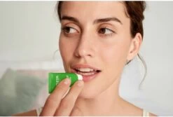 Weleda Skin Food Lip Balm -Mooi Leven 1200x810 1