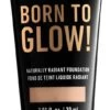 NYX Professional Makeup - Born To Glow Naturally Radiant Foundation - Light -Mooi Leven 539x1200 1