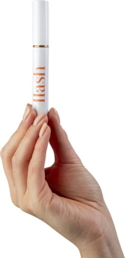 Célie Beauty FLASH - Wimperserum - Binnen 1 Week Zichtbaar Resultaat - 100% Vegan - Wimpergroei - Wimperverzorging - Volle Wimpers - Dikke Wimpers - 3ml - Hydraterend 13 Célie Beauty FLASH - Wimperserum - Binnen 1 Week Zichtbaar Resultaat - 100% Vegan - Wimpergroei - Wimperverzorging - Volle Wimpers - Dikke Wimpers - 3ml - Hydraterend -Mooi Leven 582x1200