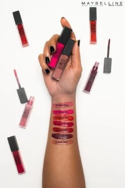 Maybelline Vivid Matte Liquid - 35 Rebel Red - Rood - Lippenstift -Mooi Leven 800x1200 11