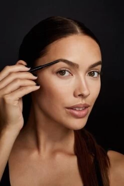 Maybelline Brow Satin Duo - 02 Medium Brown - Bruin - Wenkbrauwpotlood En Poeder -Mooi Leven 800x1200 19