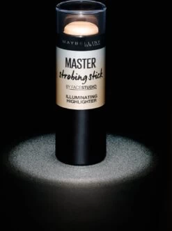 Maybelline Master Studio Strobing Highlighter Stick - 100 Light 18 Maybelline Master Studio Strobing Highlighter Stick - 100 Light -Mooi Leven 892x1200 2